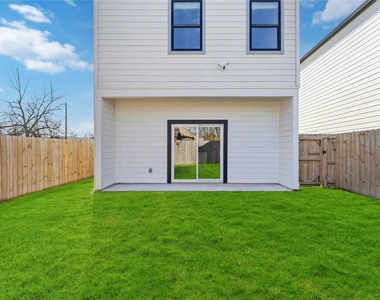 2217 Lee Street - Photo Thumbnail 13