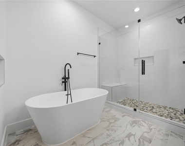 2217 Lee Street - Photo Thumbnail 7