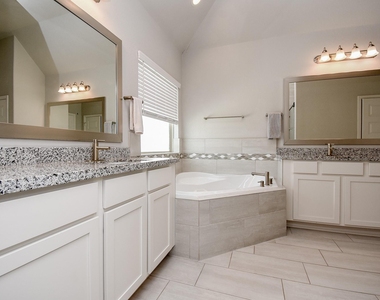 10606 Centre Shadows Drive - Photo Thumbnail 26