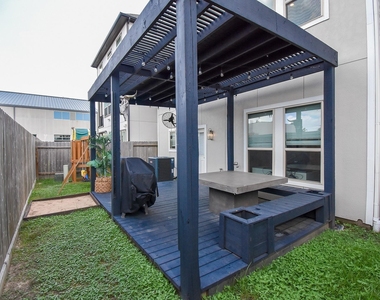 10606 Centre Shadows Drive - Photo Thumbnail 35