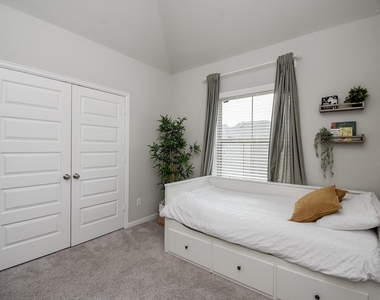 10606 Centre Shadows Drive - Photo Thumbnail 32
