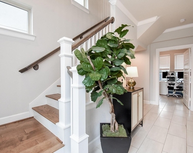10606 Centre Shadows Drive - Photo Thumbnail 11