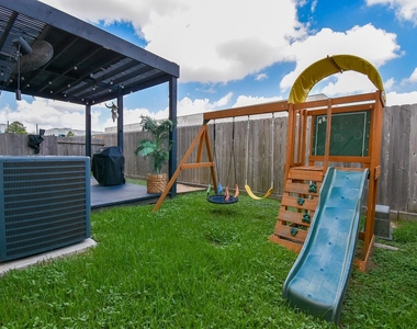 10606 Centre Shadows Drive - Photo Thumbnail 34
