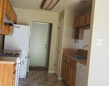 2822 Chimneystone Drive - Photo Thumbnail 10