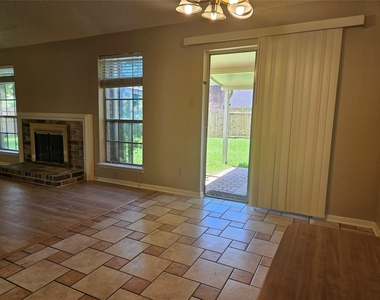 2822 Chimneystone Drive - Photo Thumbnail 7