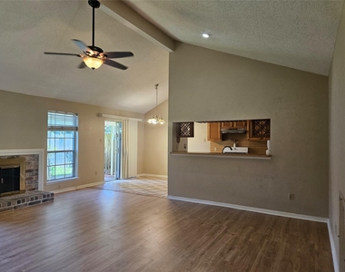 2822 Chimneystone Drive - Photo Thumbnail 4