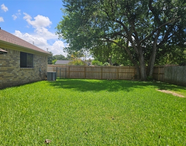2822 Chimneystone Drive - Photo Thumbnail 2