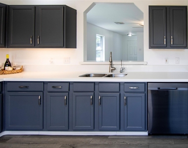 3219 Maryfield Lane - Photo Thumbnail 5