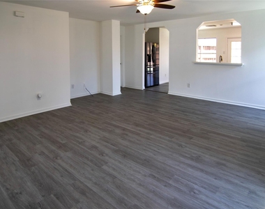 3219 Maryfield Lane - Photo Thumbnail 3