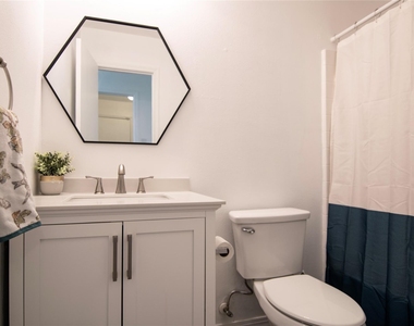 3219 Maryfield Lane - Photo Thumbnail 12