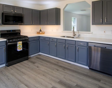 3219 Maryfield Lane - Photo Thumbnail 6