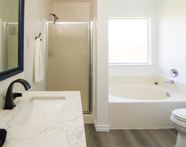 3219 Maryfield Lane - Photo Thumbnail 10
