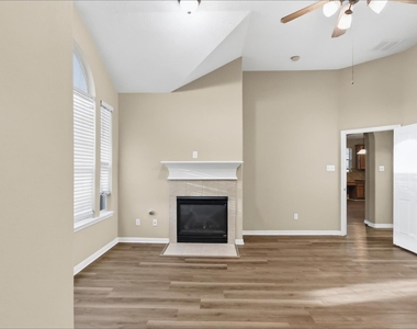 3007 Valiant Elm Street - Photo Thumbnail 10