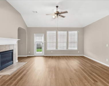 3007 Valiant Elm Street - Photo Thumbnail 4