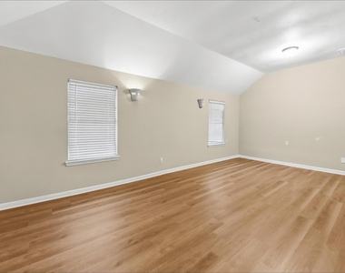 3007 Valiant Elm Street - Photo Thumbnail 15