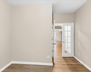 3007 Valiant Elm Street - Photo Thumbnail 7