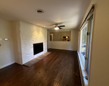 1291 Old N Main - Photo Thumbnail 6