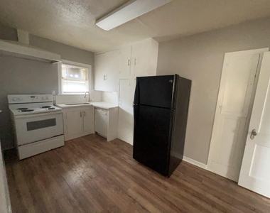 1552 Lombardy Street - Photo Thumbnail 4