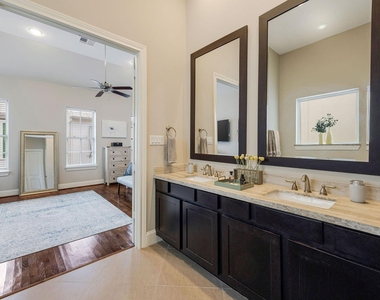 253 E 27th Street - Photo Thumbnail 10
