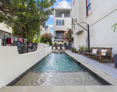 253 E 27th Street - Photo Thumbnail 20
