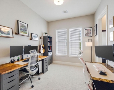253 E 27th Street - Photo Thumbnail 13