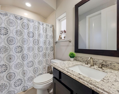 253 E 27th Street - Photo Thumbnail 16
