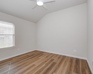 17611 Emerald Garden Lane - Photo Thumbnail 12