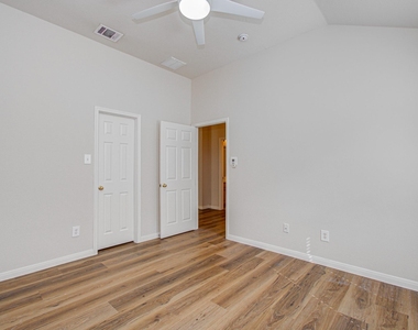 17611 Emerald Garden Lane - Photo Thumbnail 13