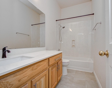17611 Emerald Garden Lane - Photo Thumbnail 9