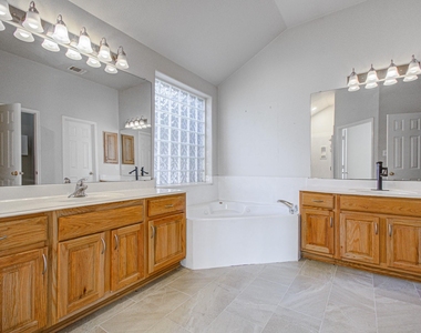 17611 Emerald Garden Lane - Photo Thumbnail 36