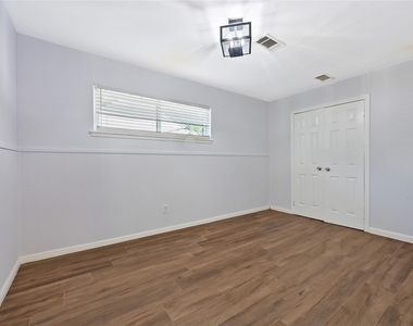 12018 Beinhorn Drive - Photo Thumbnail 21