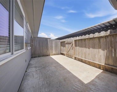 11002 Hammerly Boulevard - Photo Thumbnail 1