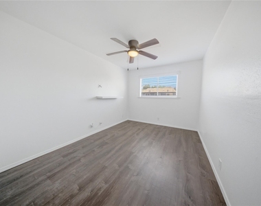11002 Hammerly Boulevard - Photo Thumbnail 8