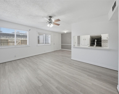 11002 Hammerly Boulevard - Photo Thumbnail 5