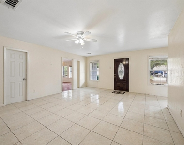 10910 Keese Drive - Photo Thumbnail 8
