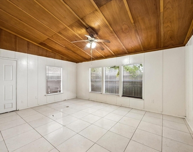 10910 Keese Drive - Photo Thumbnail 17