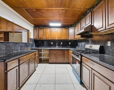 10910 Keese Drive - Photo Thumbnail 4