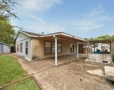 10910 Keese Drive - Photo Thumbnail 18