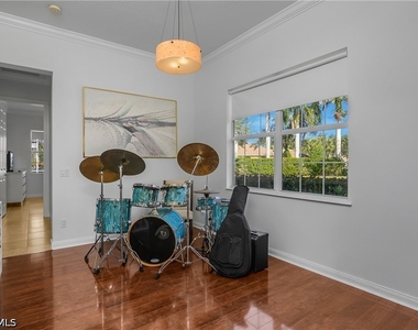 28308 Moray Drive - Photo Thumbnail 14