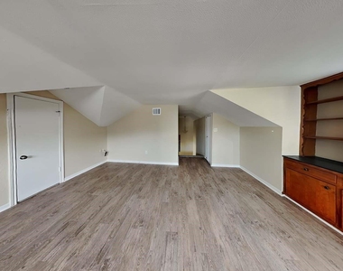 1506 Seagate Lane - Photo Thumbnail 4