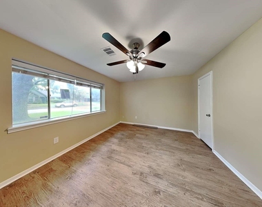 1506 Seagate Lane - Photo Thumbnail 15