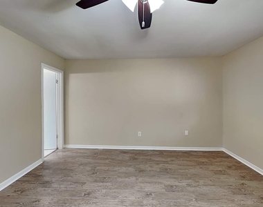 1506 Seagate Lane - Photo Thumbnail 9