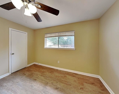 1506 Seagate Lane - Photo Thumbnail 13