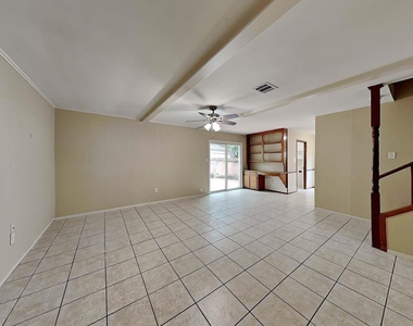 1506 Seagate Lane - Photo Thumbnail 2