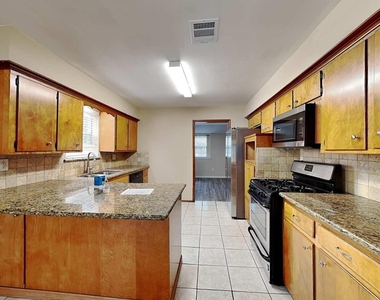 1506 Seagate Lane - Photo Thumbnail 8