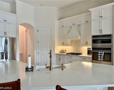 9923 Corso Bello Drive - Photo Thumbnail 10