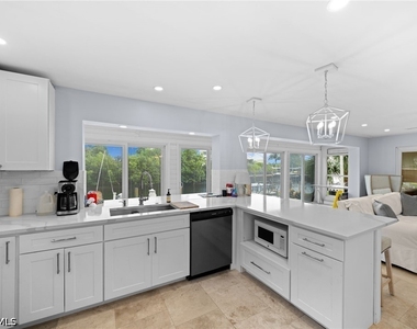 1360 Chesapeake Avenue - Photo Thumbnail 13