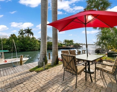 1360 Chesapeake Avenue - Photo Thumbnail 4