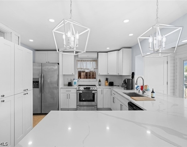 1360 Chesapeake Avenue - Photo Thumbnail 14