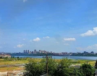 1100 River - Photo Thumbnail 18